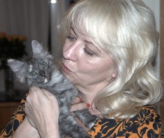 Sonja Grünsteidl mit Kitten